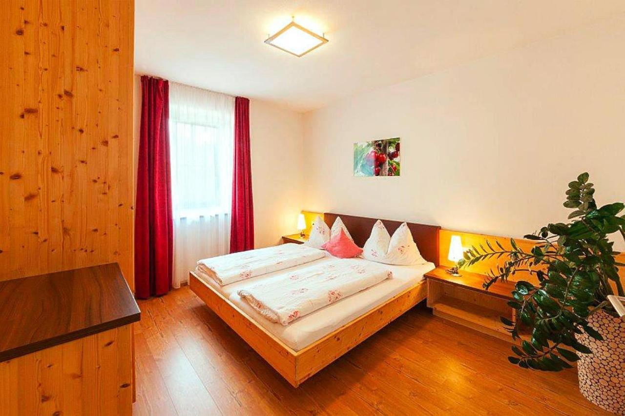 Apartment In Naz-Sciaves With Garden Natz-Schabs Екстериор снимка