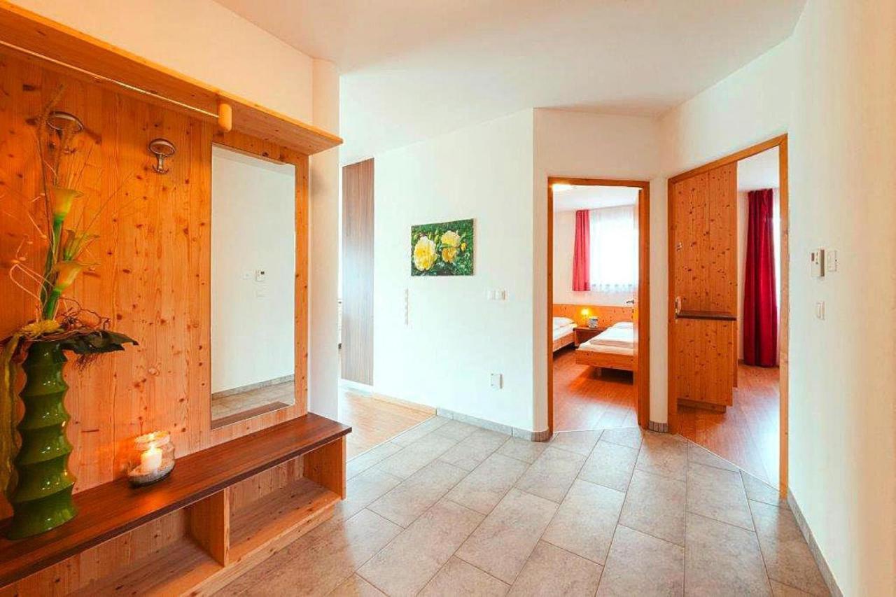 Apartment In Naz-Sciaves With Garden Natz-Schabs Екстериор снимка